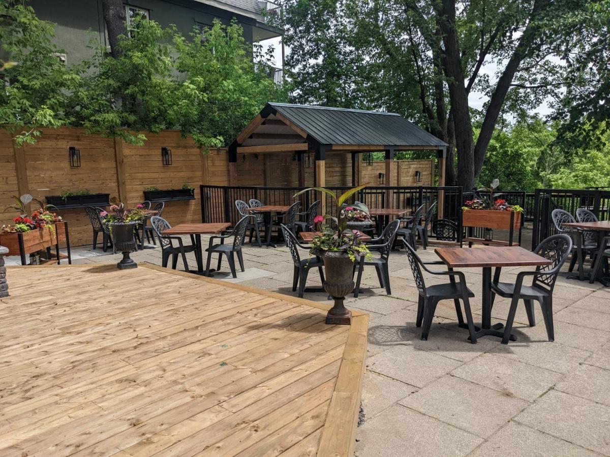 Inn At The Falls Bracebridge Exterior photo