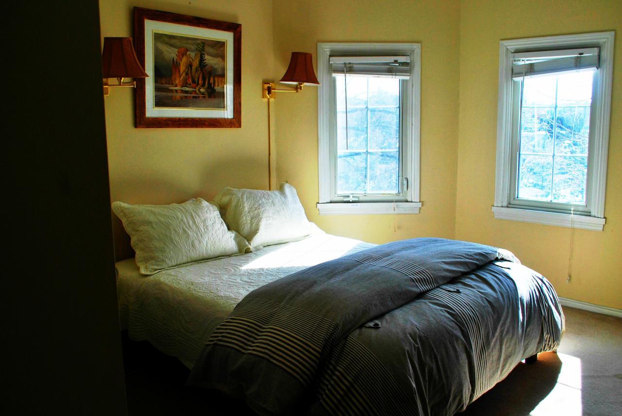 Inn At The Falls Bracebridge Exterior photo